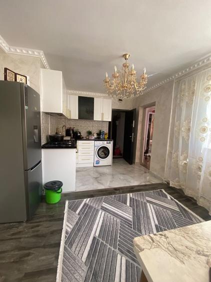 Apartament cu 3 camere decomandat în Exterior Vest