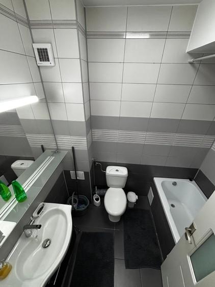 Apartament cu 2 camere decomandat, mobilat în Central