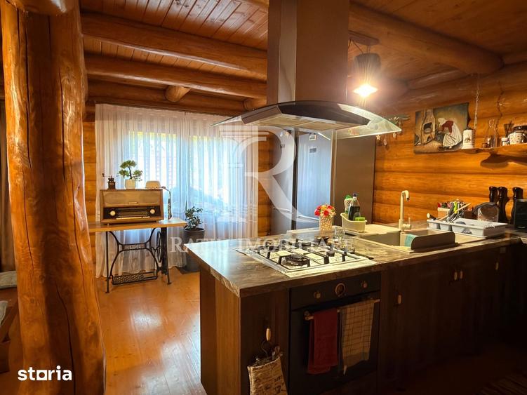 Casă cu 8 camere cu Teren 1546 Mp în Bulz