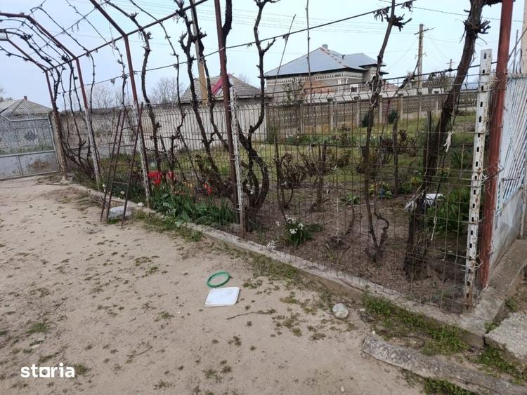 Casă cu 5 camere cu Teren 8481 Mp în Celaru