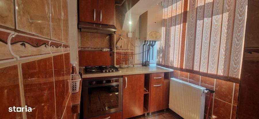 Apartament cu 3 camere decomandat în 1 Mai