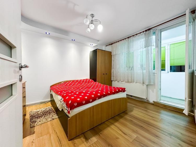 Apartament cu 3 camere decomandat în Drumul Taberei
