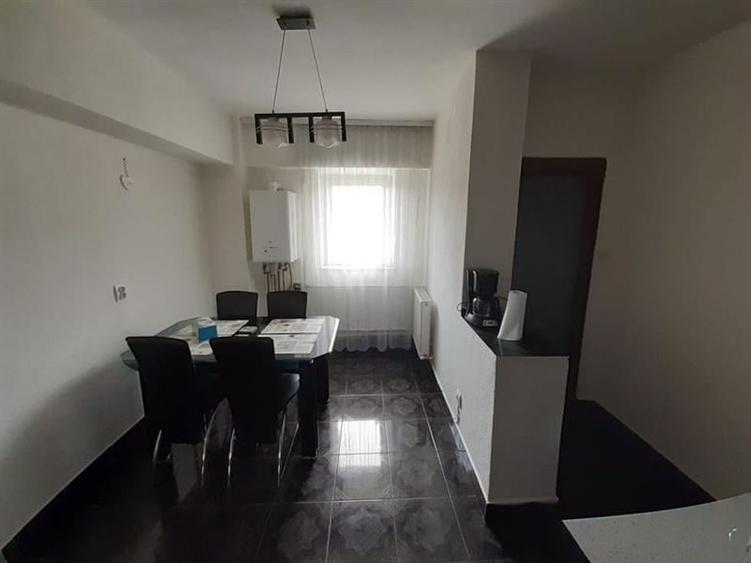 Apartament cu 3 camere decomandat, mobilat în Brazda lui Novac