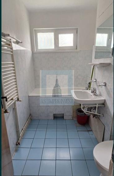 Apartament cu 2 camere semidecomandat în Centrul Civic