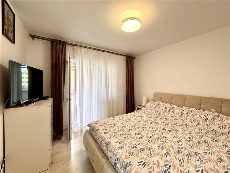 Apartament cu 3 camere decomandat, mobilat în Triaj