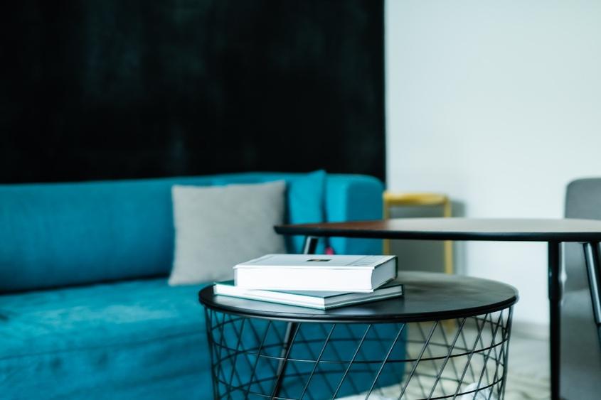 Apartament cu 2 camere semidecomandat, mobilat în Bună Ziua