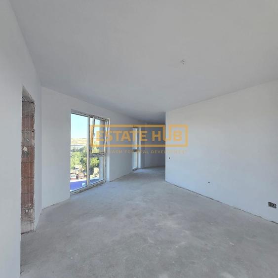 Apartament cu 3 camere semidecomandat în Între Lacuri