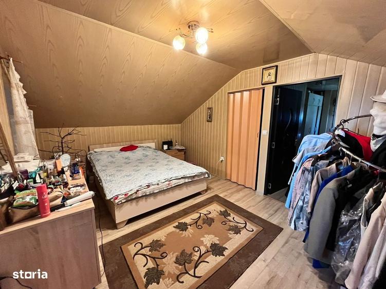 Casă cu 4 camere în Central