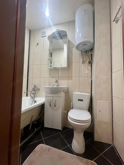 Garsonieră decomandată în Romană