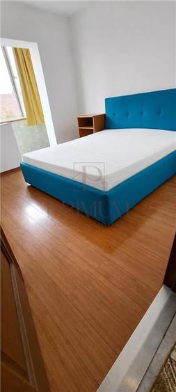 Apartament cu 3 camere decomandat în Girocului