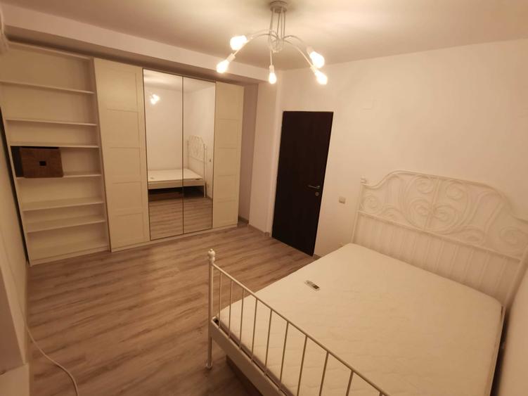 Casă cu 4 camere cu Teren 300 Mp în Băneasa