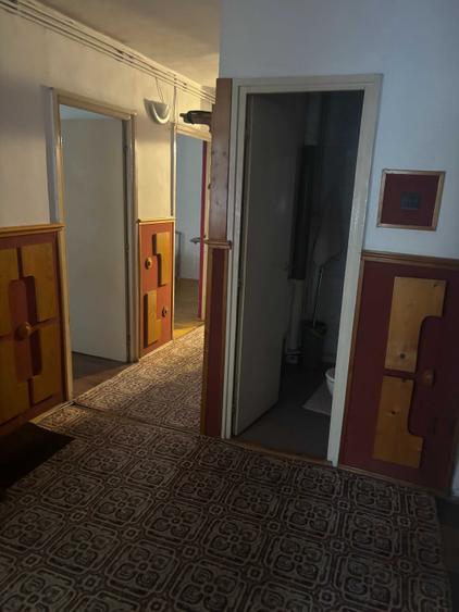 Apartament cu 3 camere decomandat în Pandurilor