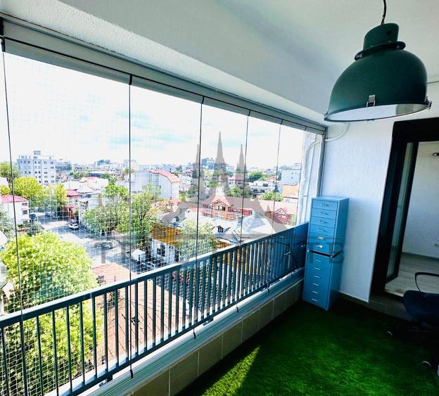 Penthouse cu 3 camere decomandat, mobilat în Matei Voievod