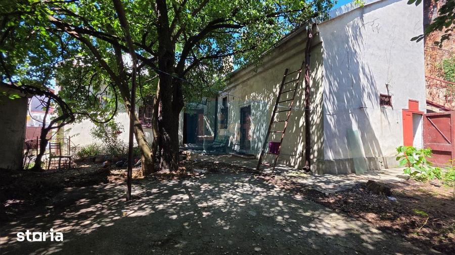 Casă cu 4 camere cu Teren 478 Mp în Central