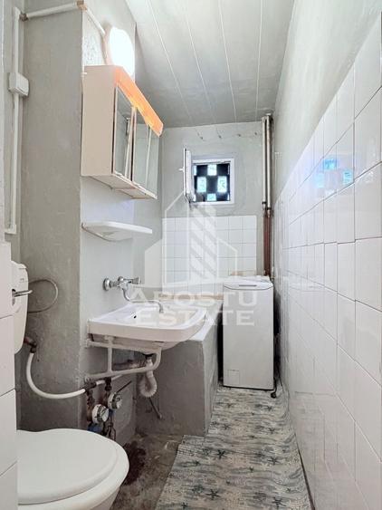 Apartament cu 2 camere nedecomandat, mobilat în P-ța Doina
