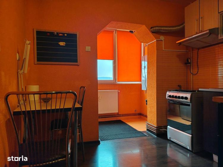 Apartament cu 3 camere decomandat, mobilat în Lăpuș Argeș