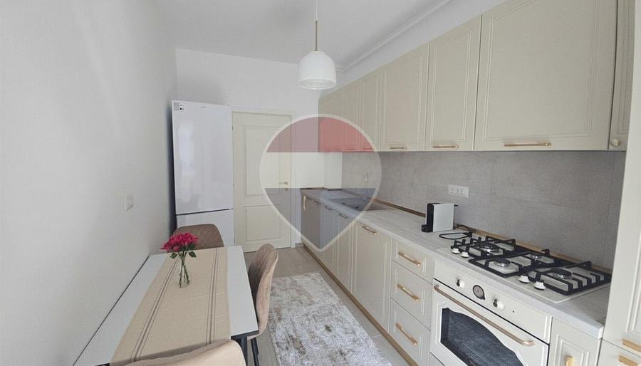 Apartament cu 2 camere decomandat, mobilat în Est