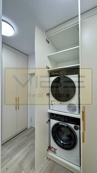 Apartament cu 3 camere semidecomandat, mobilat în Podu Roș