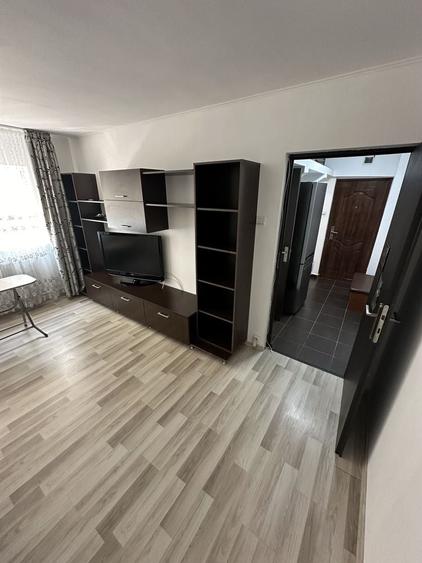 Apartament cu 2 camere în Uiești
