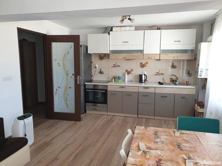 Apartament cu 3 camere decomandat în Bumbești-Jiu