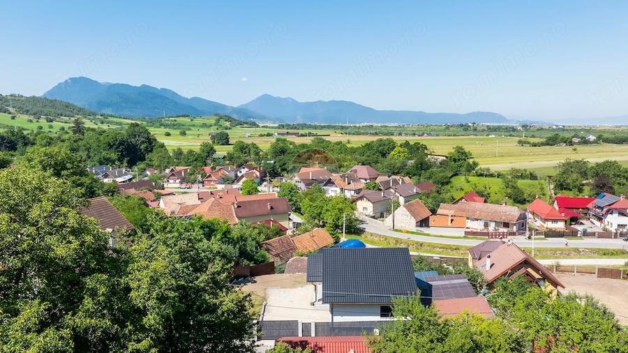Casa noua langa Bra?ov, curte insorita ?i vedere panoramica - 9