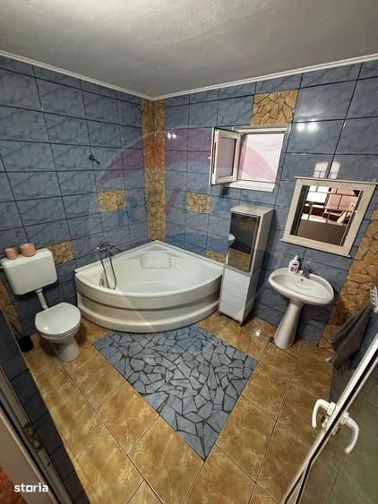 Casă cu 4 camere în Central