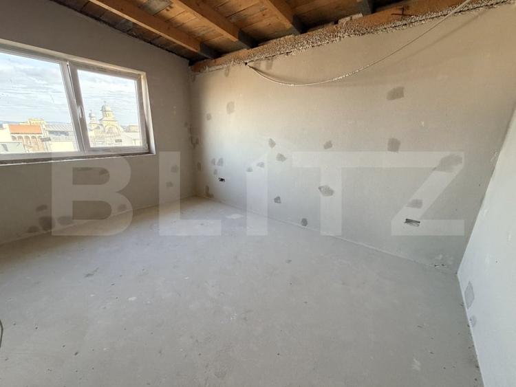 Duplex cu 4 camere cu Teren 250 Mp în Cetate