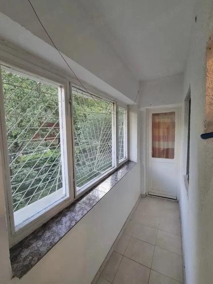Garsonieră decomandată în Brâncoveanu