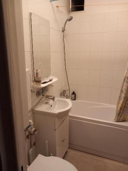 Apartament cu 2 camere decomandat, mobilat în Democrației