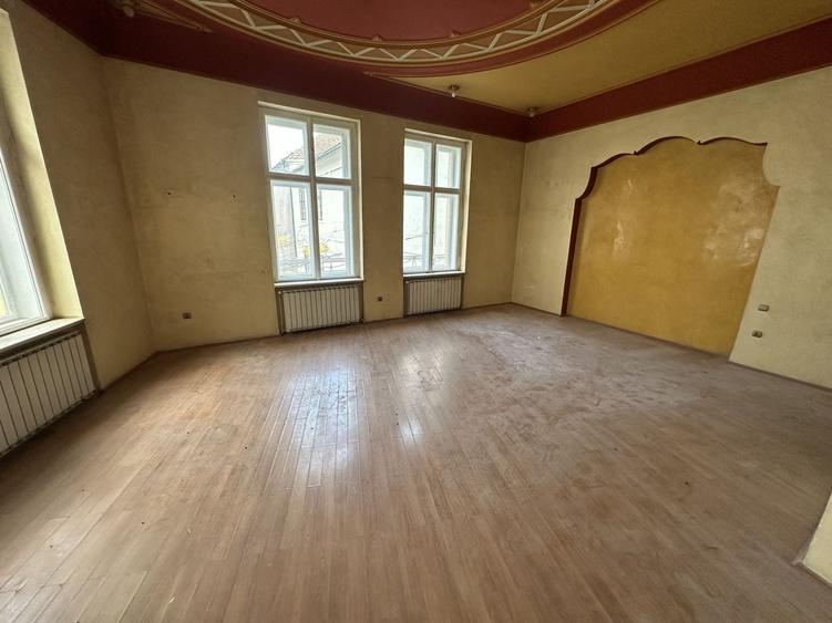 Spațiu comercial, de 250 mp, în Ultracentral