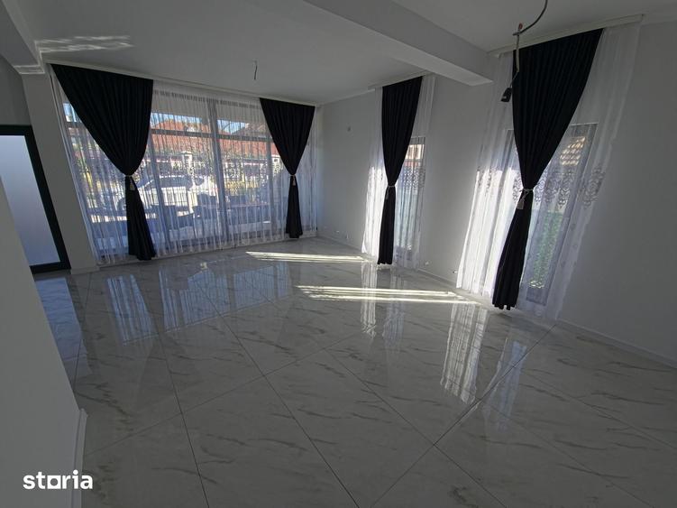 Casă cu 4 camere cu Teren 162 Mp în Central