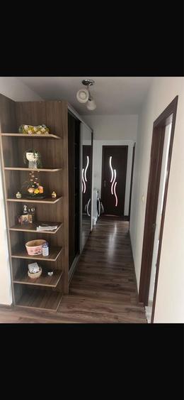 Apartament cu 3 camere decomandat în Exterior Vest