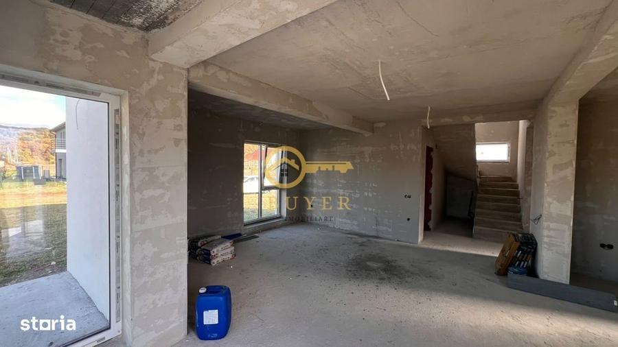 Casă cu 4 camere cu Teren 400 Mp în Central