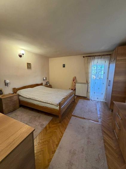 Casă cu 4 camere în Petros