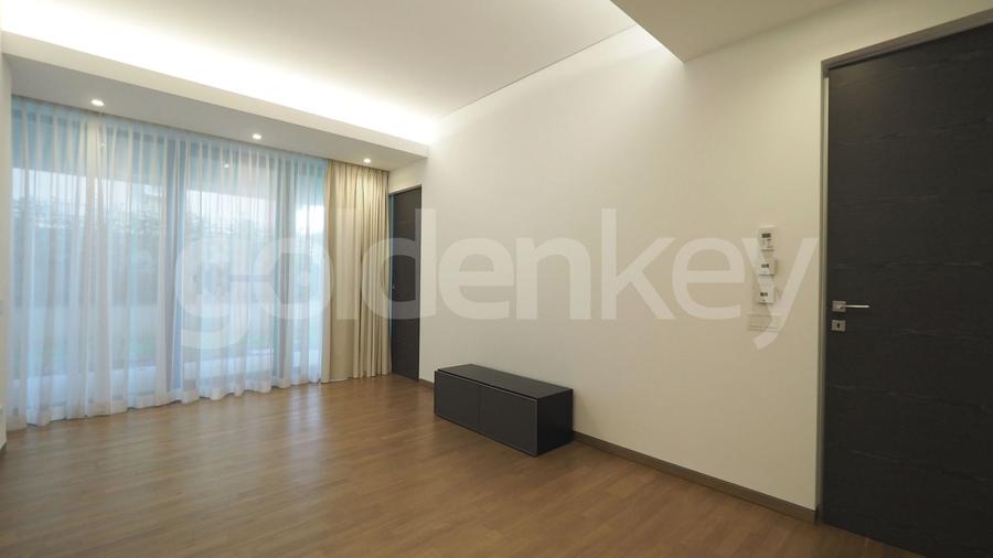 Apartament cu 4 camere decomandat, mobilat în Primăverii
