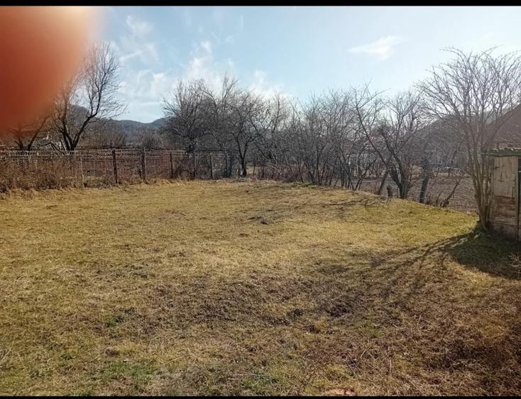 Casă cu 4 camere în Corbeni