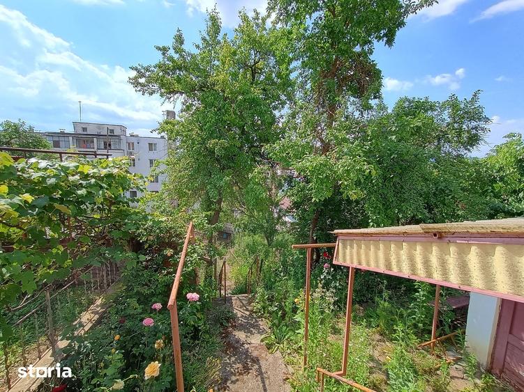 Casă cu 2 camere cu Teren 300 Mp în Central