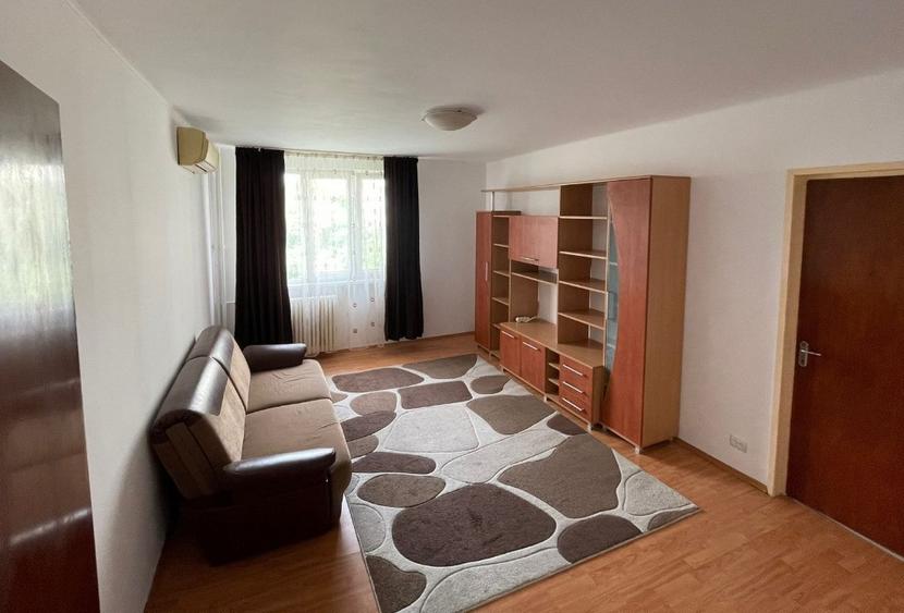Apartament cu 3 camere decomandat, mobilat în Dristor