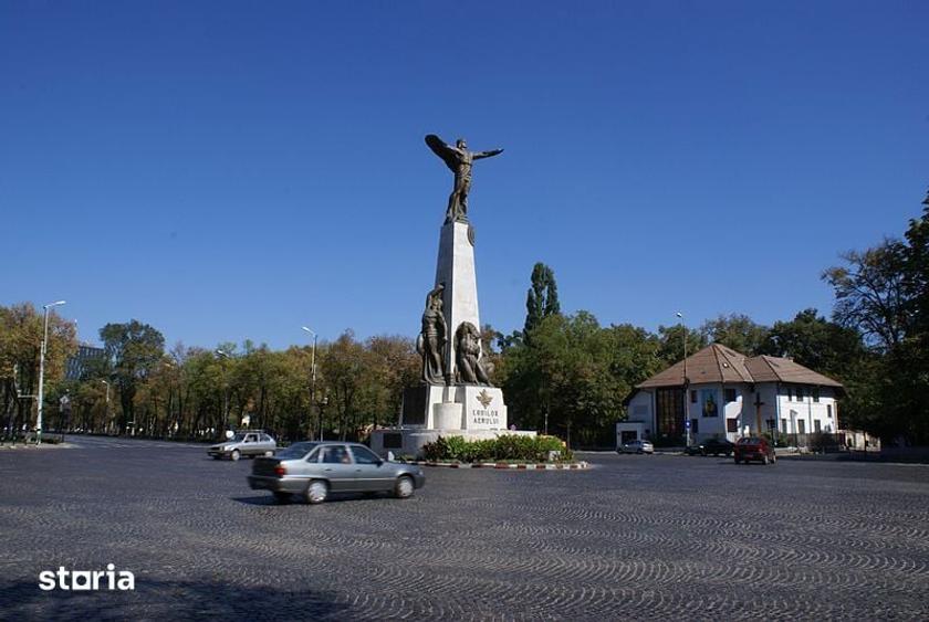 Teren de 425 mp, în Aviatorilor