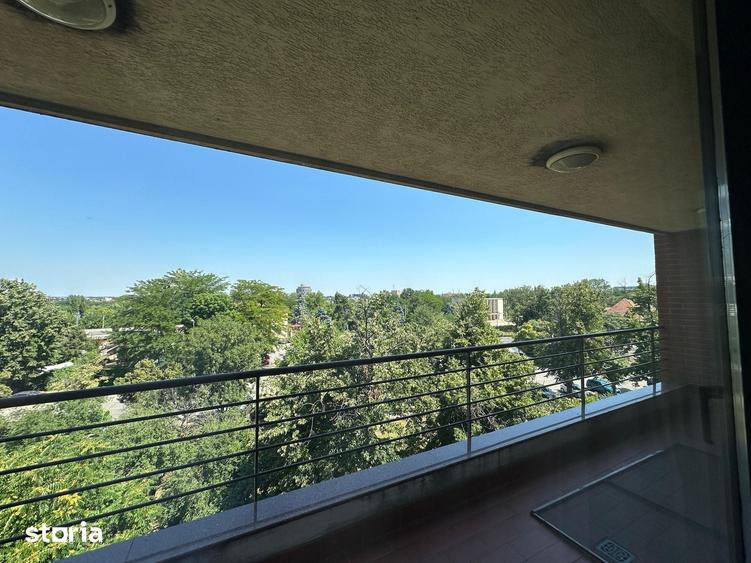 Apartament cu 5 camere în Arcul de Triumf