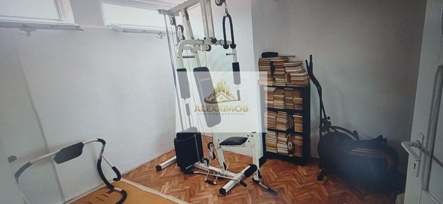 Casă individuală cu 10 camere cu Canalizare în Rahova