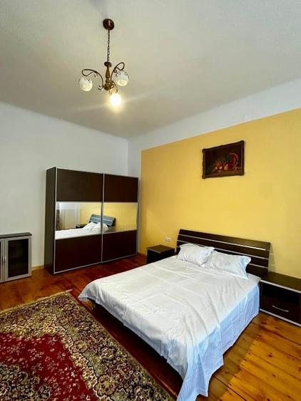Apartament cu 3 camere decomandat, mobilat în Ultracentral