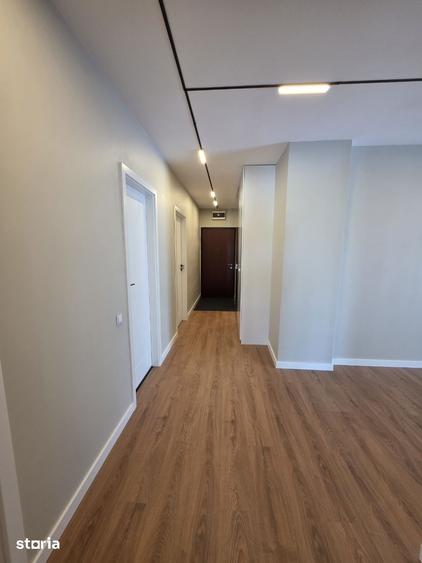 Apartament cu 4 camere, mobilat în Central