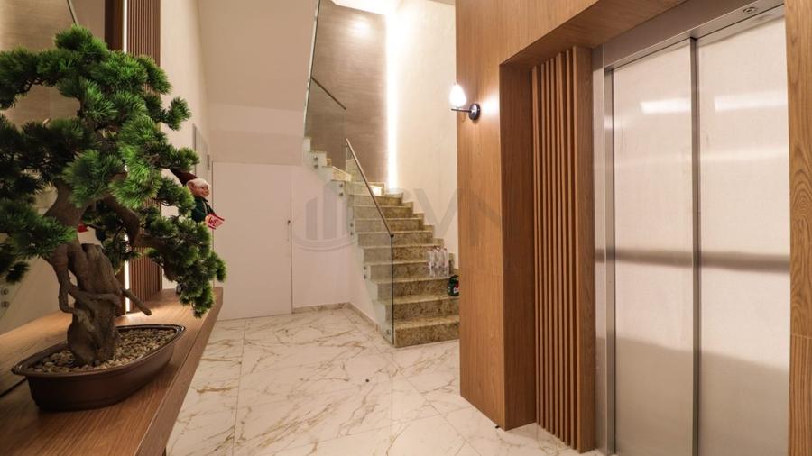 Apartament cu 3 camere decomandat, mobilat în Central