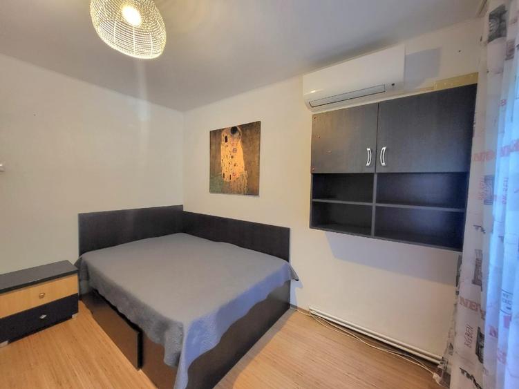 Apartament cu 4 camere decomandat în Brâncoveanu