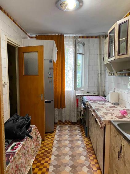Apartament cu 3 camere decomandat în Drumul Taberei