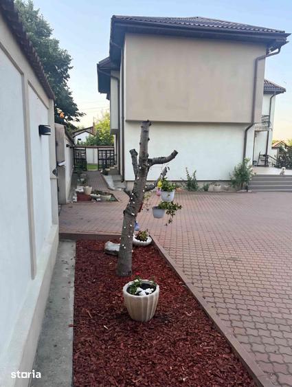 Casă cu 5 camere cu Teren 835 Mp în Rovine