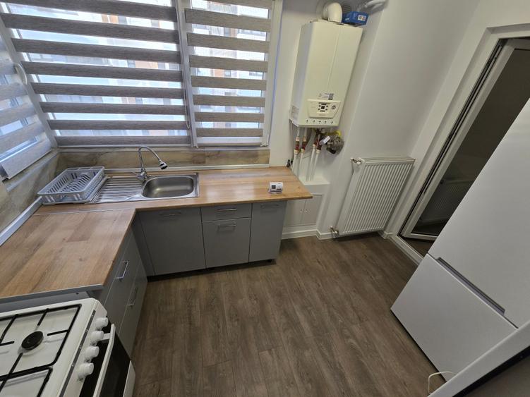 Apartament cu 2 camere semidecomandat în 13 Septembrie