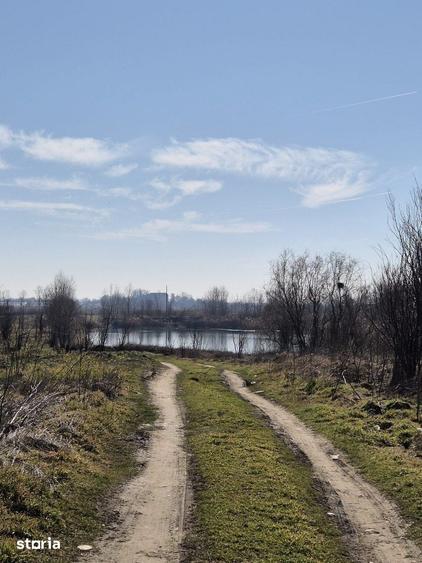 Teren de 1663 mp, în Ulmi
