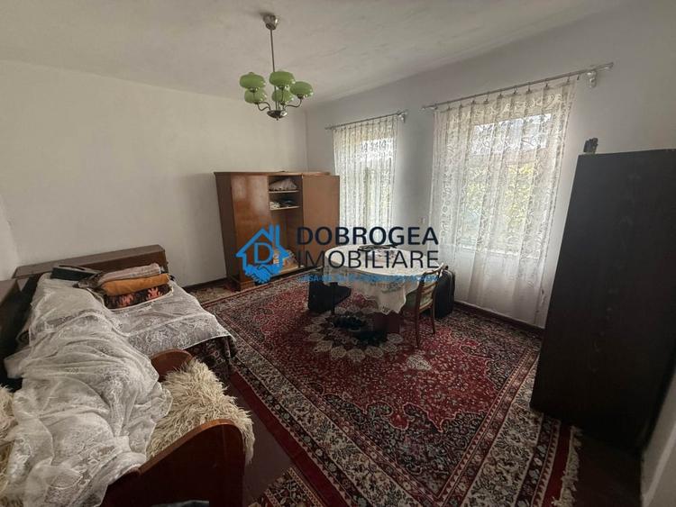 Casă individuală cu 3 camere cu Teren 690 Mp în Peco